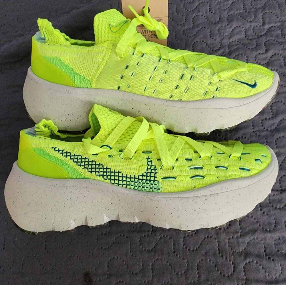 Nike Women's Space Hippie 04 - Size: 8 - DA2725 700 - Lemon Twist / Volt